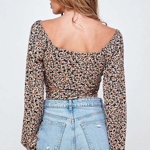 Long Sleeve Ditsy Floral Crop Top - Picture 3 of 3